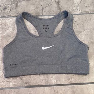 sports bra